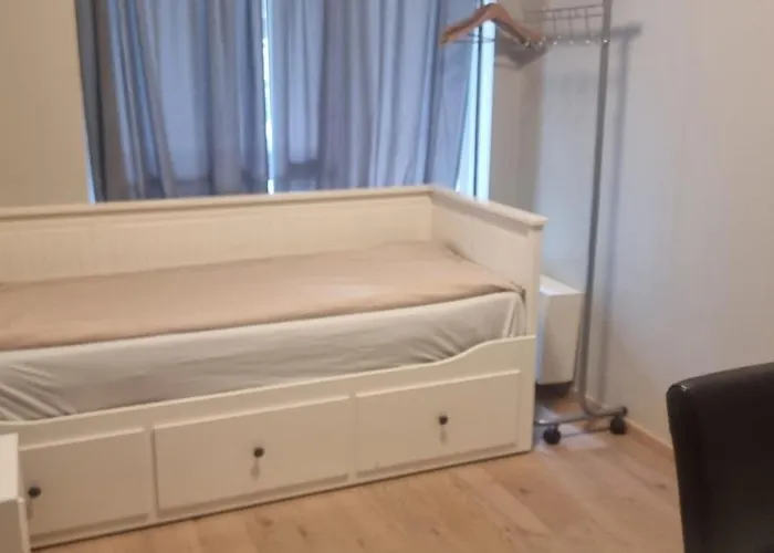 8Sq Mts Room Seaside Lervig-Park